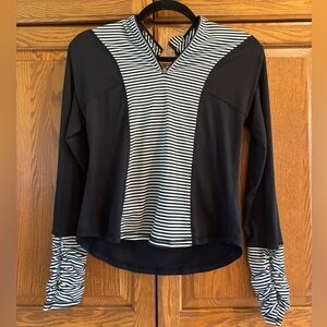 Stylish Black and White Striped Women's Workout Long Sleeve Shirt